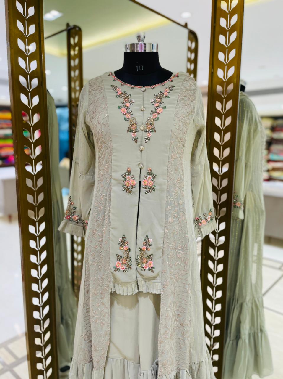 Amazing Cotton Gown With Shrug – fashiondwarclothing
