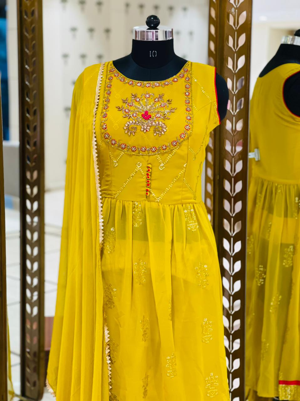 Beautiful color combination | Indian fashion dresses, Designer dresses  indian, Dress indian style